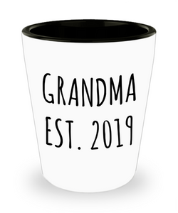 Grandma Est 2019 Grandmother Reveal Gifts Ceramic Shot Glass