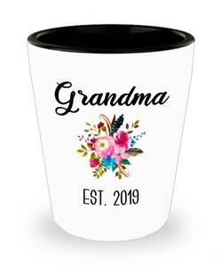 Grandma to be Mug Gifts for New Grandma Est 2019 Pregnancy Announcement for Grandparents Reveal to Grandparents Ceramic Shot Glass